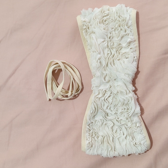 American Apparel 3D floral mesh Bandeau - Picture 4 of 6